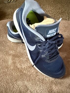 Nike Womens Free RN Running Shoes - Navy and Gray. Size 10. Amazing condition
